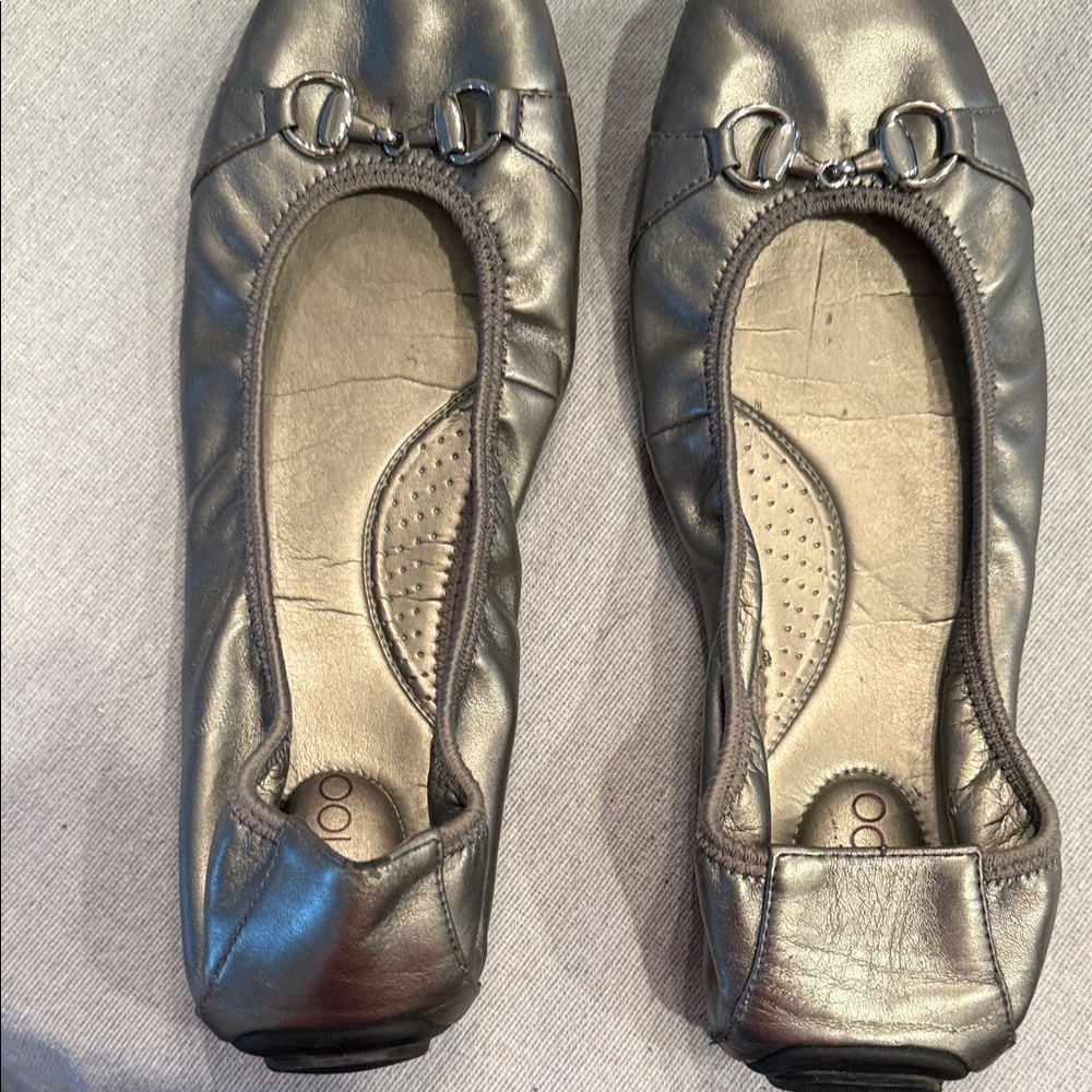 Stylish Me Too Silver Metallic Ballet Flats Size 11